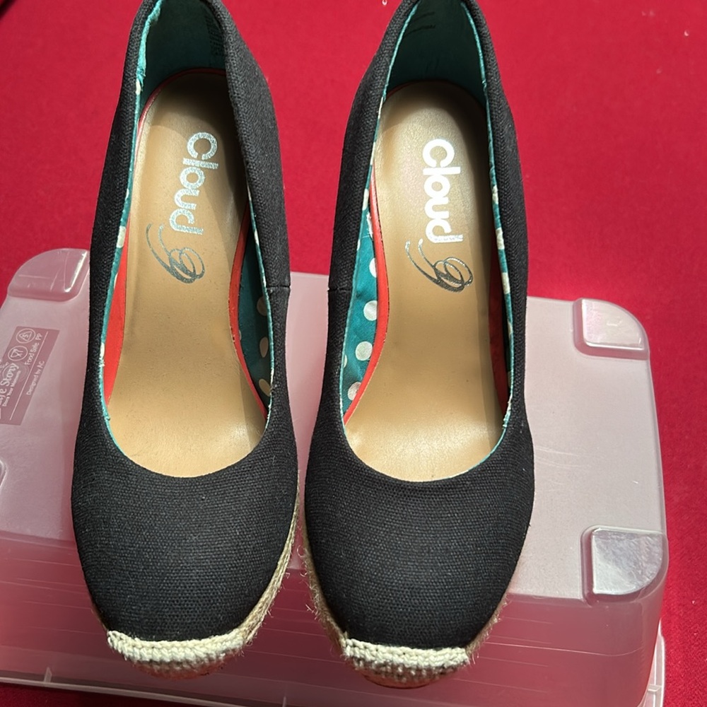 Elegant Black Wedge Espadrilles - Picture 2 of 5